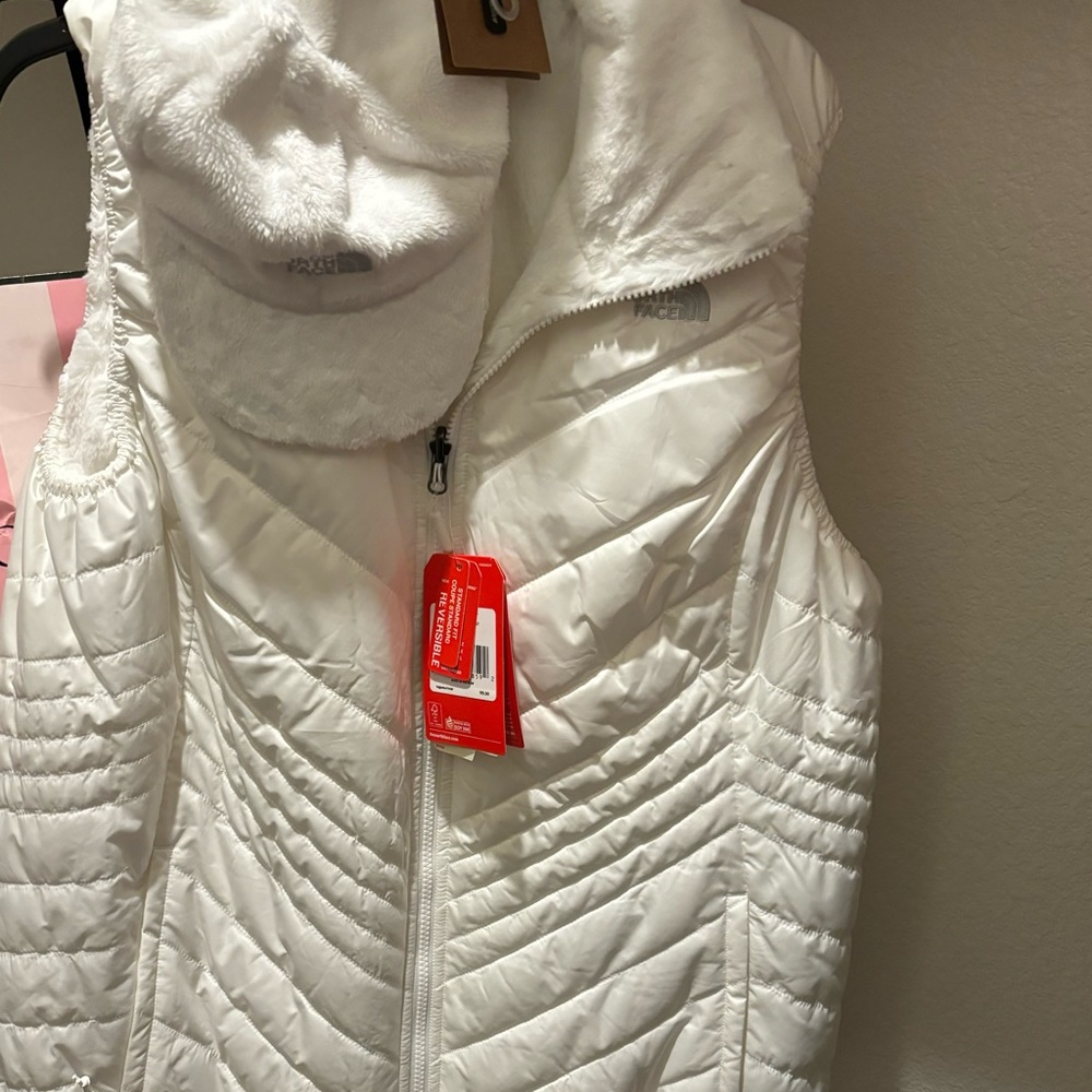 Brand New North Face Vest with two North Face Hats!!๐ค๐ค - Picture 7 of 12